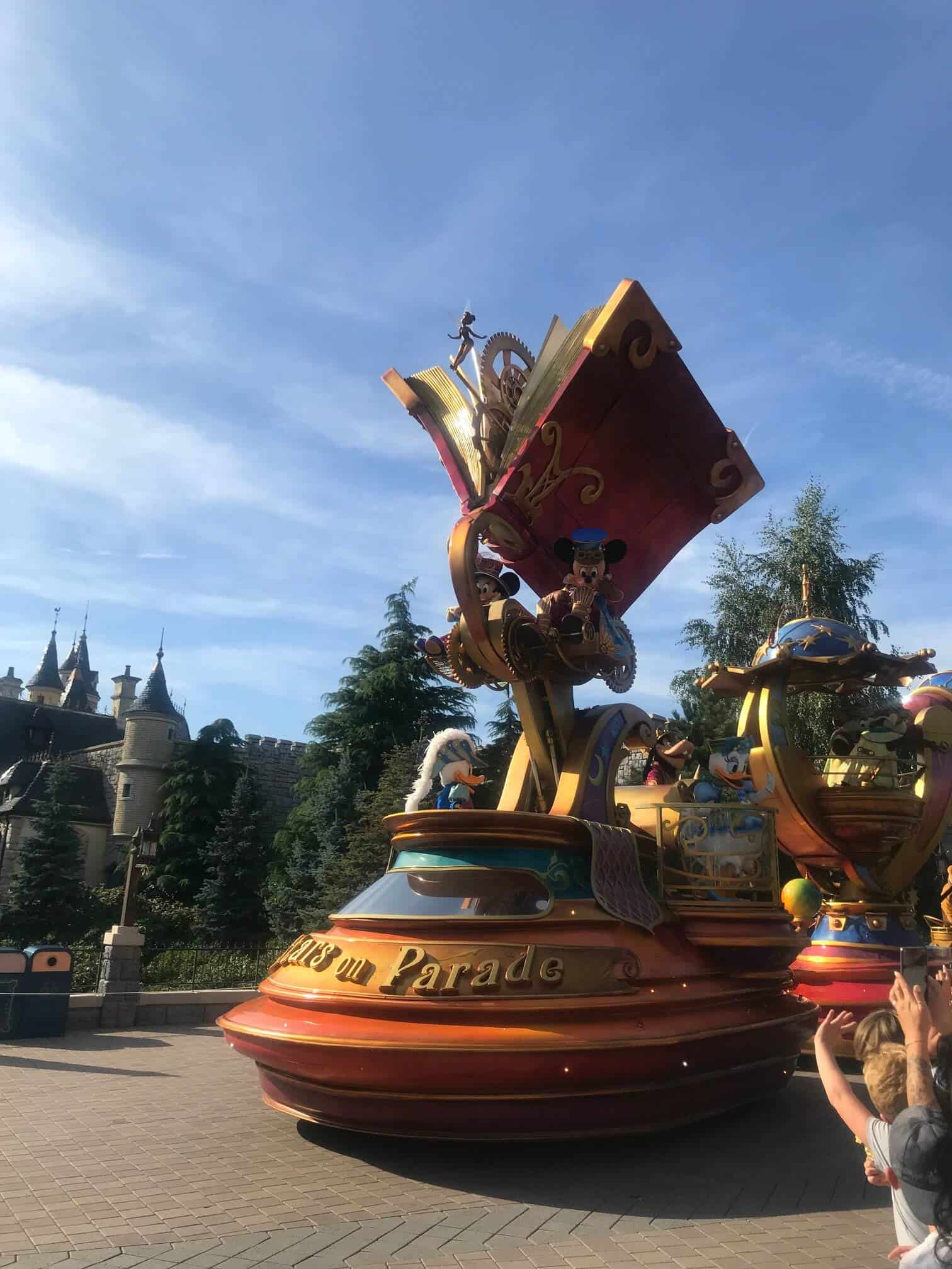 Disneyland Paris Parade - Best Things to do in Disneyland Paris Bucket List