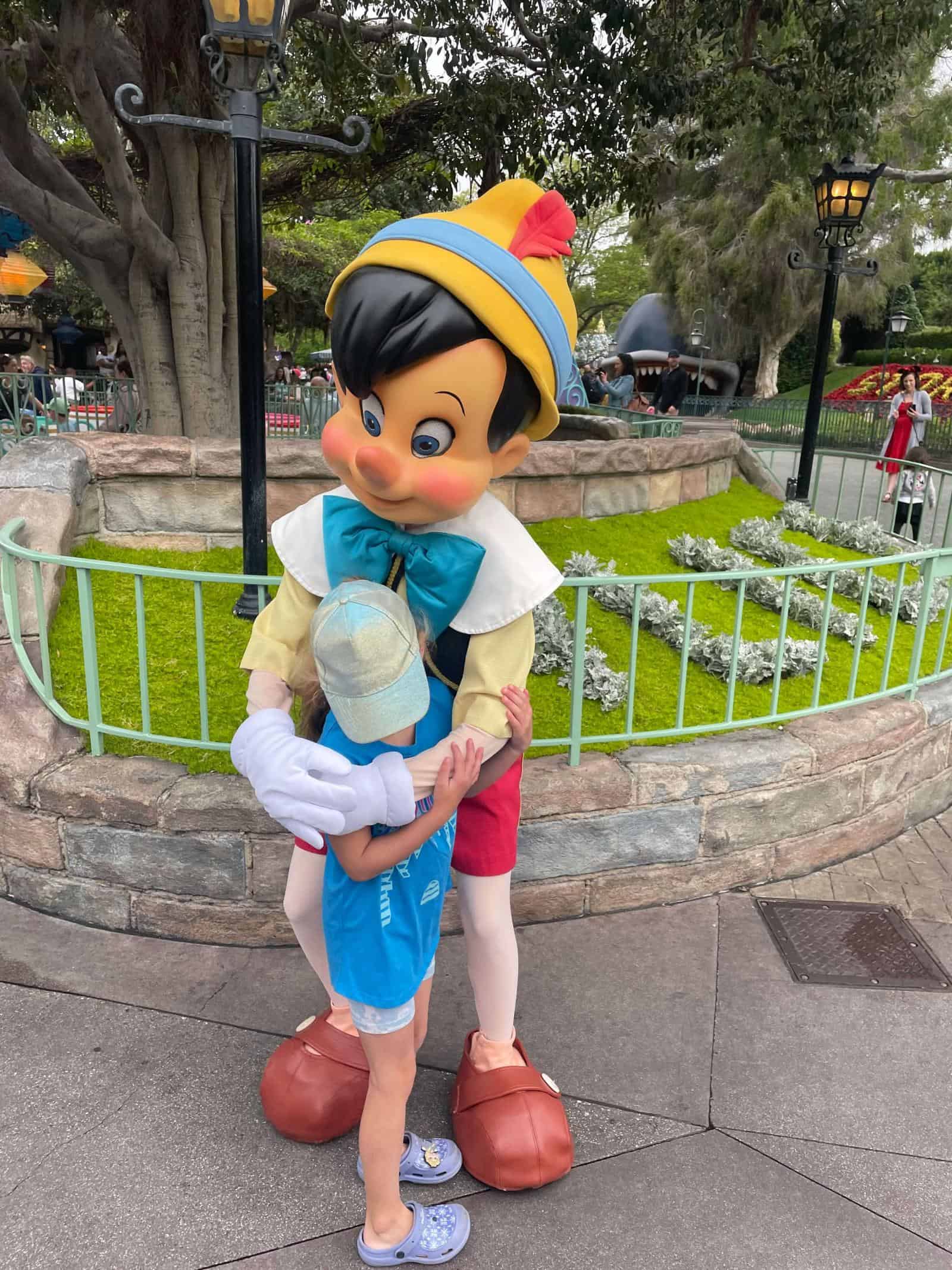 Where to meet characters at Disneyland with toddlers / Best Questions to ask Disney characters