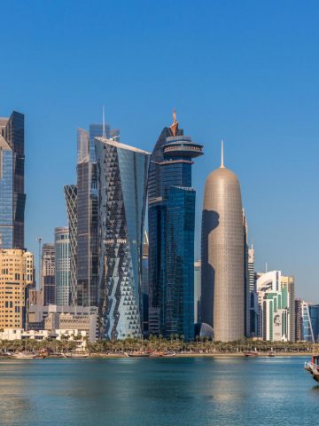 Visiting Qatar in November / Doha November Weather - city skyline