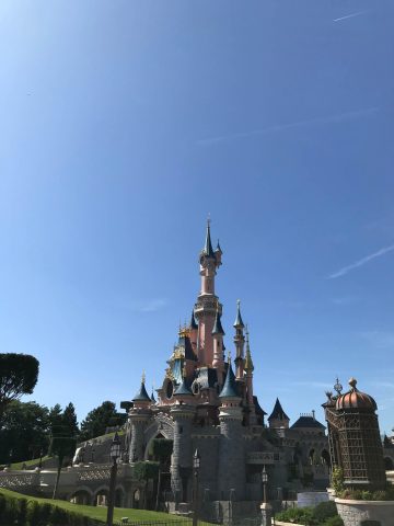 Disneyland Paris castle - best time to visit Disneyland Paris