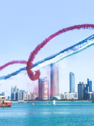 planes over Abu Dhabi on National Day Visiting Abu Dhabi in Winter / Abu Dhabi In december